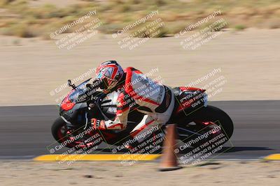 media/Oct-08-2022-SoCal Trackdays (Sat) [[1fc3beec89]]/Turn 9 Inside (10am)/